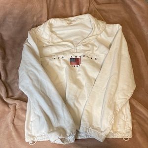 Brandy Melville Los Angeles White Collared Quarter Zip